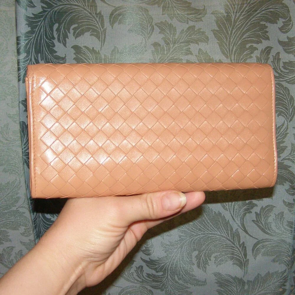 Bottega Veneta Intrecciato Nude/Tan Flap Wallet EUC